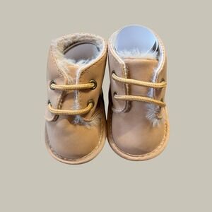 Infant Tan Faux Leather Faux Fur Lined Chukka Booties Soft Sole Size 110